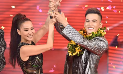 Ali Hoang Duong dang quang quan quan Giong hat Viet 2017