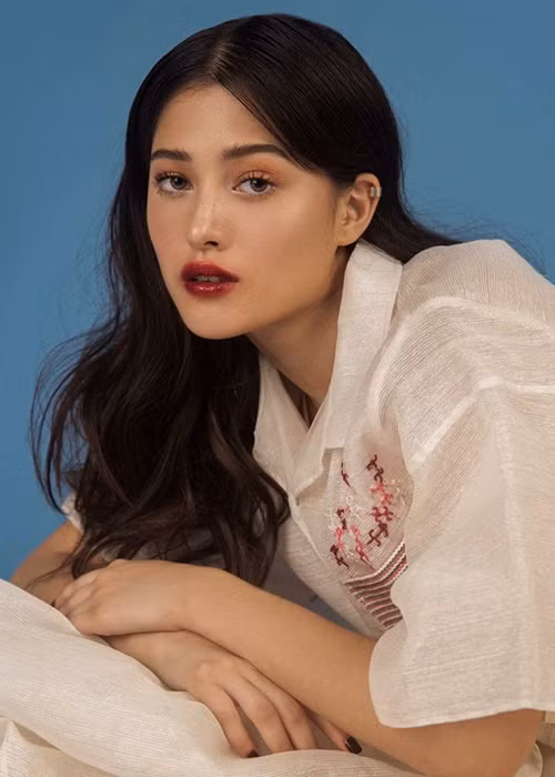 Nhưng cô đã mạnh mẽ vượt lên khó khăn để thực hiện giấc mơ của mình. Tân quán quân Siêu mẫu châu Á chia sẻ: "Mọi thứ cứ như một giấc mơ. Một hành trình điên rồ nhưng lại là trải nghiệm không thể quên trong đời. Trước khi đi thi, tôi luôn nghi ngờ bản thân mình. Tôi chưa bao giờ nghĩ mình làm được điều này".