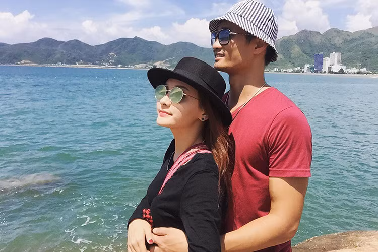 Trên trang cá nhân, Bảo Thanh và Đức Thắng thường xuyên chia sẻ những khoảnh khắc tình cảm bên nhau ở đời thường. Ảnh: FBNV