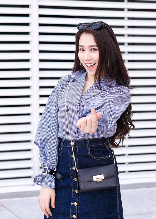 Hồng Loan rất chăm chỉ đóng phim sitcom, MV ca nhạc. Cô cũng có những bộ ảnh nghệ thuật đẹp mắt. Ảnh: FBNV