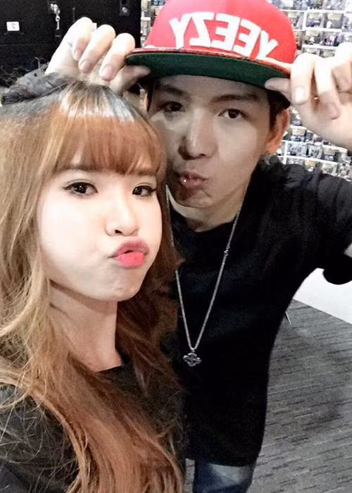 Khởi My thừa nhận được Kelvin Khánh theo đuổi sau khi đóng chung trong MV “Gửi cho anh 2” cuối năm 2013. Ảnh: Instagram nhân vật