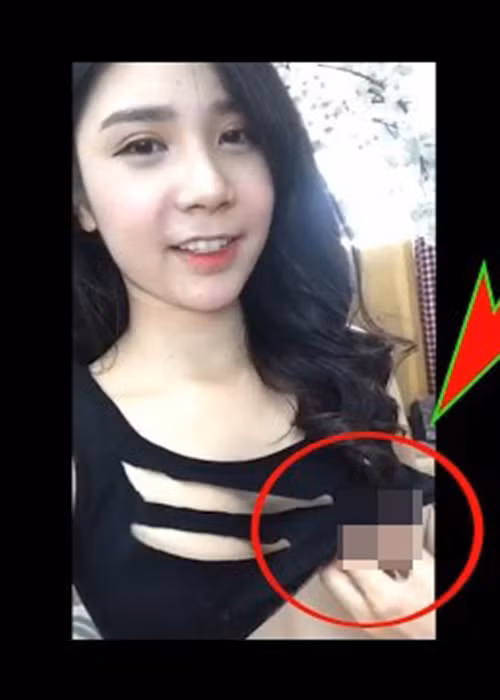 Việc Thanh Bi lộ vòng 1 khi livestream vấp phải những ý kiến trái chiều từ cư dân mạng. Một số khán giả cho rằng đây là sự cố ngoài ý muốn. Trong khi đó, nhiều cư dân mạng chỉ trích Thanh Bi và đặt nghi vấn đây chỉ là chiêu trò PR của cô. Ảnh: Dân Việt