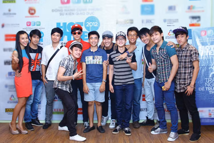 Hoàng Oanh và Minh Ngọc thường tay trong tay xuất hiện tại các sự kiện của cuộc thi Hotvteen. Ảnh: Vtmonline