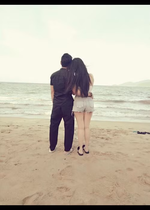 Chị gái Ngọc Trinh chia sẻ, cô được bạn trai mới hết mực yêu thương, chiều chuộng. Cả hai đều đang là người tự do khi đến với nhau. Ảnh: FBNV