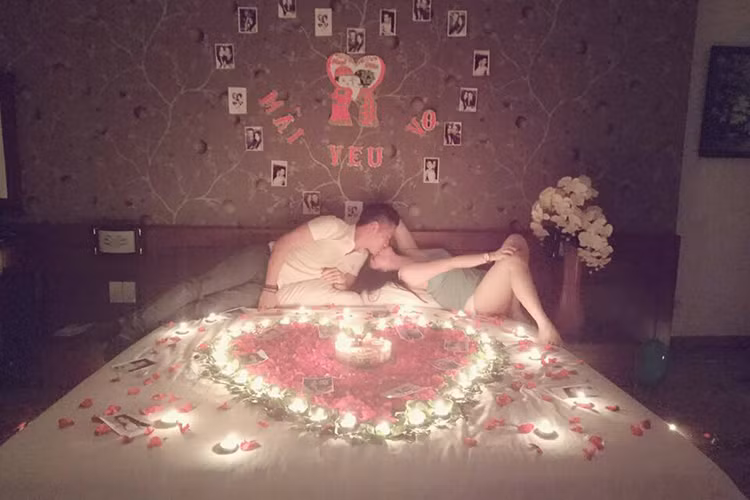 Sau khi công khai chuyện tình cảm, trên trang cá nhân, Quang Vboy vừa khoe khoảnh khắc ngọt ngào bên chị gái của Ngọc Trinh. Ảnh: FBNV