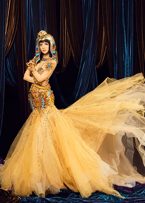 Trước đó, rất nhiều lời mời nữ MC xinh đẹp trở lại điện ảnh trong những năm qua nhưng cô đều từ chối.