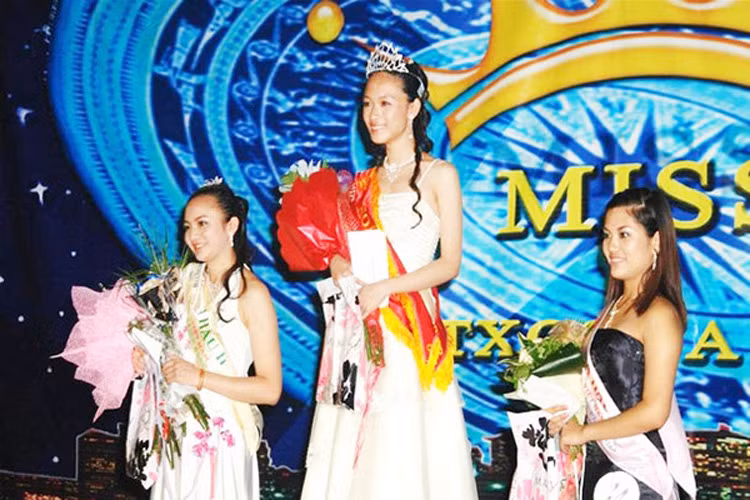 Tu xinh nhu hoa, Hoa hau Phuong Nga tham hai khi vuong scandal