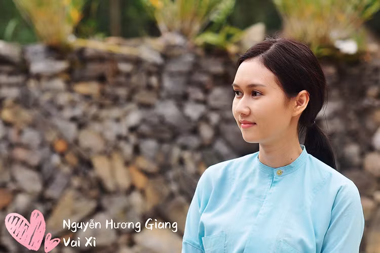 Sau “Mùa tinh khôi”, Hương Giang đóng loạt phim: “Phía cuối con đường”, “Điều bí mật”, “Dưới bầu trời xa cách”... Mới đây, ngoài bộ phim “Sống chung với mẹ chồng”, cô còn xuất hiện trong “Lặng yên dưới vực sâu”. Ảnh: FBNV