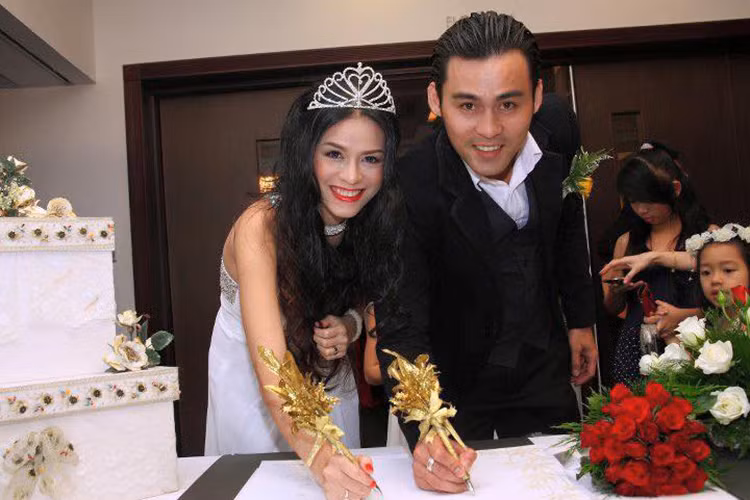 Trong khi đó, vợ Lâm Minh Thắng - cựu người mẫu Kim Tiên khẳng định chuyện diễn viên Bảo Thanh tìm cách thân mật với chồng của cô là sự thật và cô đã bị tổn thương trong thời gian dài vì chuyện này. Ảnh: FBNV