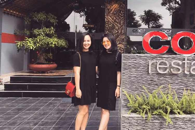 MC Ngọc Diệp nghỉ việc ở VTV để tập trung kinh doanh và chăm sóc gia đình. Dù rất nhớ nghề truyền hình nhưng cô chấp nhận bởi công việc kinh doanh vừa là đam mê vừa mang lại cuộc sống dư giả cho gia đình. Ảnh: FBNV