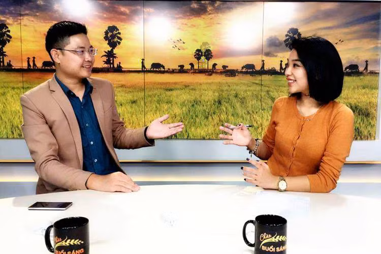 Chia sẻ lý do BTV rời VTV, Kỳ Vọng thẳng thắn đề cập đến những vấn đề áp lực công việc của người làm truyền hình quá lớn. Ngoài ra, yếu tố thu nhập cũng ảnh hưởng khá nhiều đến quyết định của anh. Ảnh: FBNV