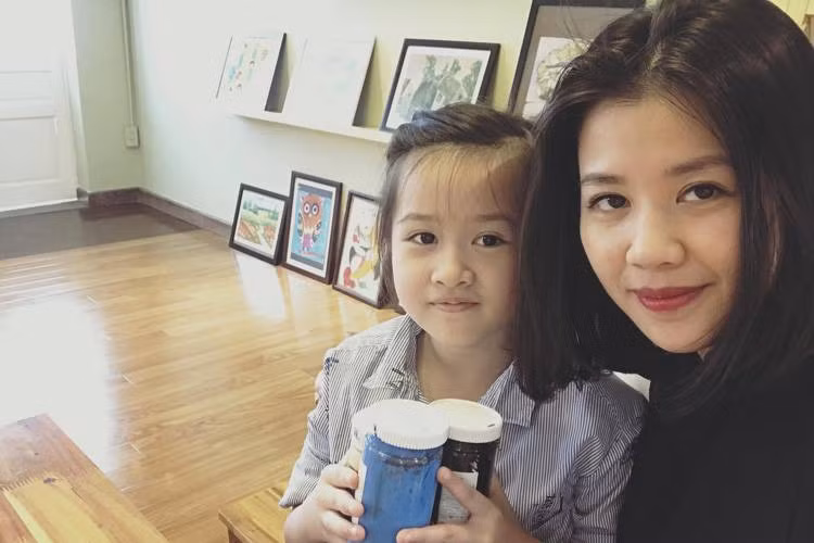 Hiện tại, MC Ngọc Diệp dồn toàn bộ tâm sức vào công việc kinh doanh nhà hàng. Cựu MC xinh đẹp của bản tin Chào buổi sáng VTV1 cũng có nhiều thời gian hơn cho việc chăm sóc các con. Ảnh: FBNV