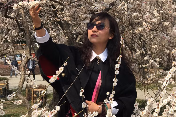 Sau khi nghỉ việc, BTV Vân Anh có nhiều thời gian hơn cho việc đi du lịch, gặp gỡ bạn bè và chăm sóc chồng con. Ảnh: FBNV