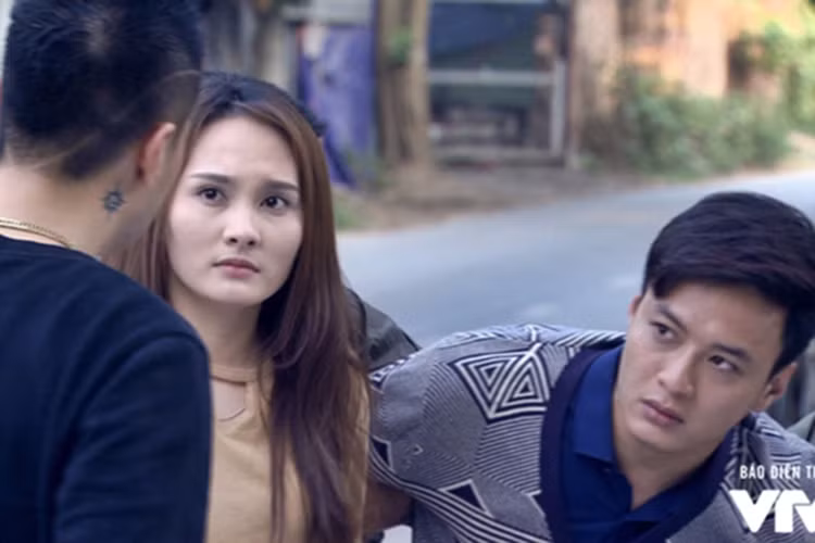 Ngoài Việt Anh và Anh Dũng, Bảo Thanh còn đóng cặp với Hồng Đăng trong bộ phim “Người phán xử”. Ảnh: VTV