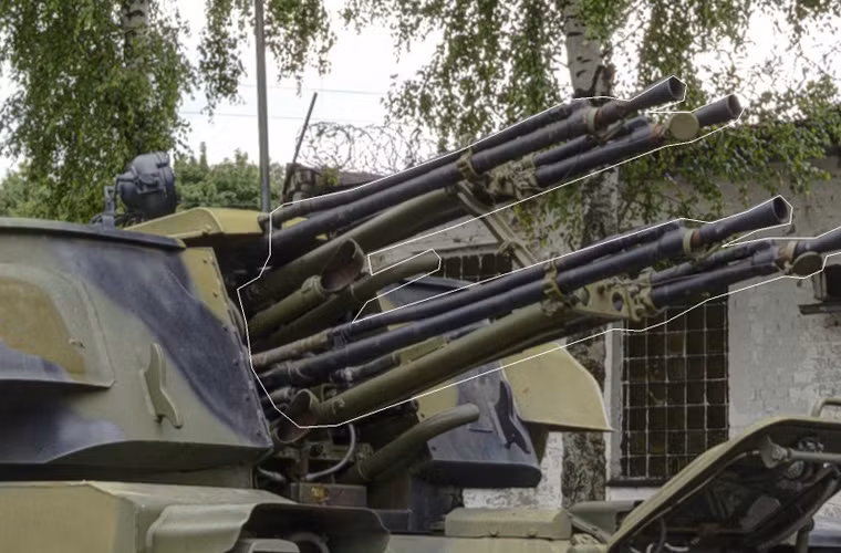 Cận cảnh 4 nòng pháo 23mm 2A7 có tốc độ bắn mỗi nòng 850-1.000 phát/phút, tổng hợp 4 nòng là 3.400-4.000 phát/phút.