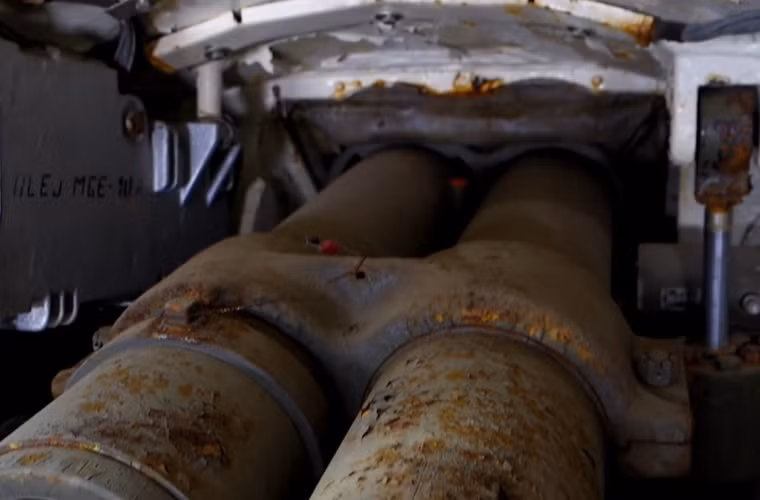 Phần trên của nòng pháo D-10T 100mm trang bị trên T-54/55.