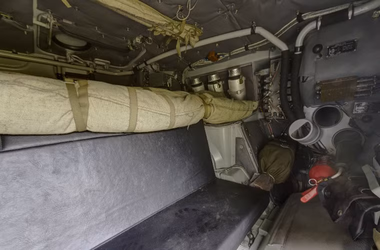 Ghế dài dành cho các binh lính.