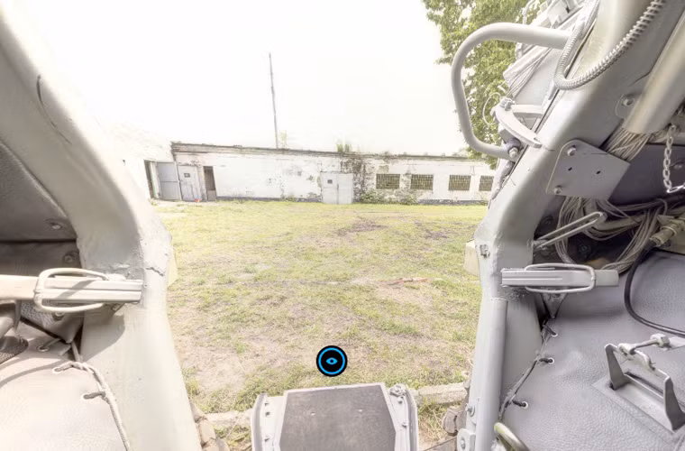 Vị trí cửa hông của BTR-82A dàn cho 9 binh lính mà xe có thể chở theo.