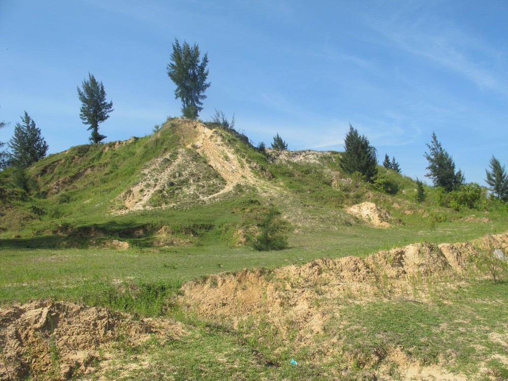 Nếu thực hiện, dự án sẽ ảnh hưởng rất lớn đến hàng chục nghìn lao động vùng mỏ và lân cận liên quan đến vấn đề mất việc, thu nhập, ảnh hưởng tới kinh tế - xã hội của các địa phương. (Ảnh: Tiền Phong).