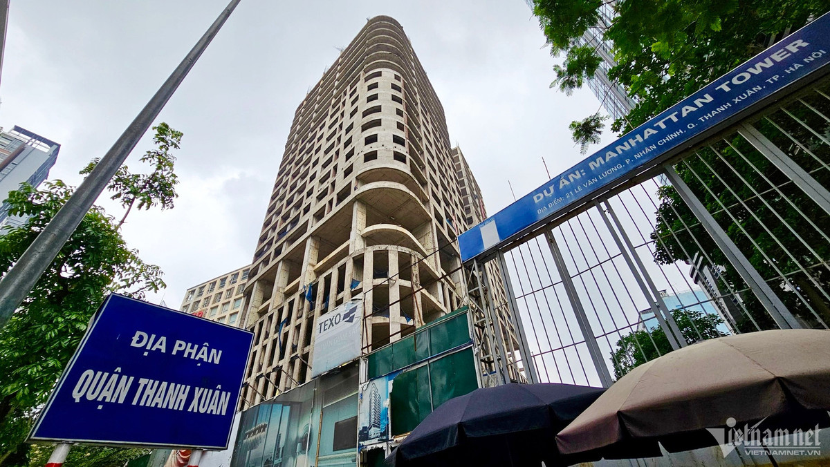 Dự án Thành An Tower có tên mới là Manhattan Tower. Theo giới thiệu, Manhattan Tower có tổng diện tích 3.948m², diện tích xây dựng 2051m²; quy mô 2 blocks, 30 tầng, 327 căn hộ (62 - 428 m²). Khởi công tháng 1/2018, dự kiến hoàn thành năm 2019. (Ảnh: Vietnamnet).