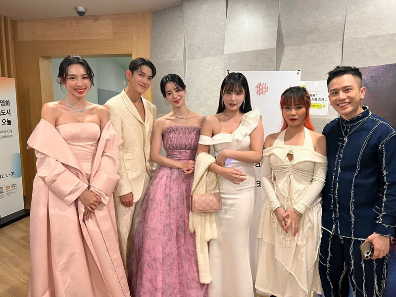 Chia sẻ về Lim Ji Yeon, Thùy Tiên cho biết, khác với hình ảnh sắc sảo trong phim, nữ diễn viên bên ngoài vô cùng dễ thương và dịu dàng.