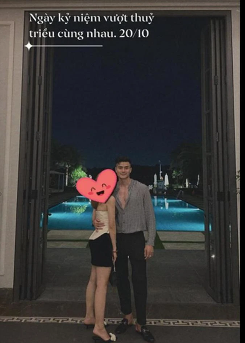 Tuy nhiên, nam người mẫu giữ kín danh tính và ảnh cận mặt nửa kia. Ảnh: Saostar.