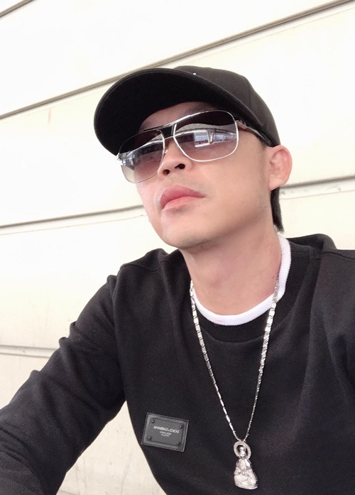 Theo ông L.V.T, nếu Hoài Linh đóng một phim quảng cáo ngắn, giá dao động từ 300 triệu đồng đến 1 tỷ đồng, tùy vào thương hiệu, khối lượng công việc. Ảnh: FBNV.