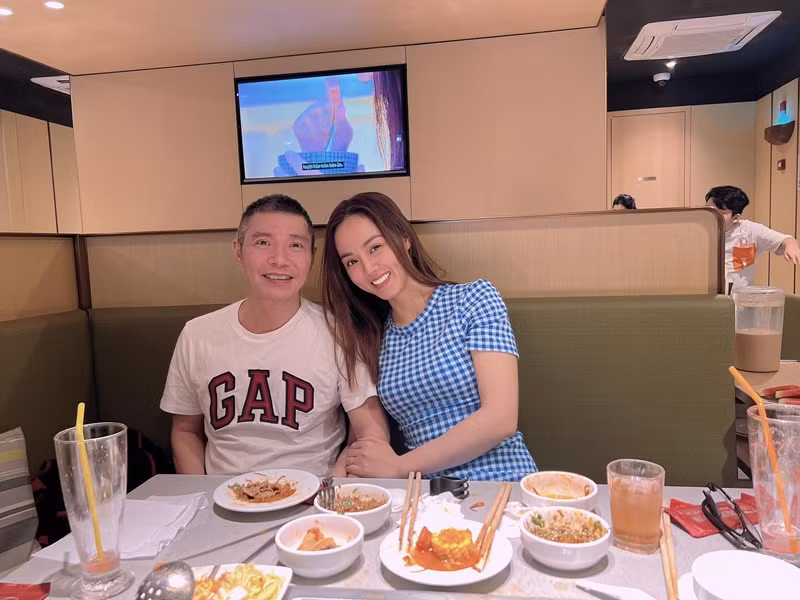 NSND Công Lý bị đột quỵ cách đây 2 năm. Anh đang trong quá trình phục hồi sức khỏe. Ảnh: FBNV.