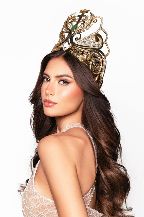 Sắc vóc của đại diện Colombia - Sofia Osio Luna được đánh giá cao. Hiện tại, người đẹp là sinh viên chuyên ngành marketing thời trang và truyền thông.