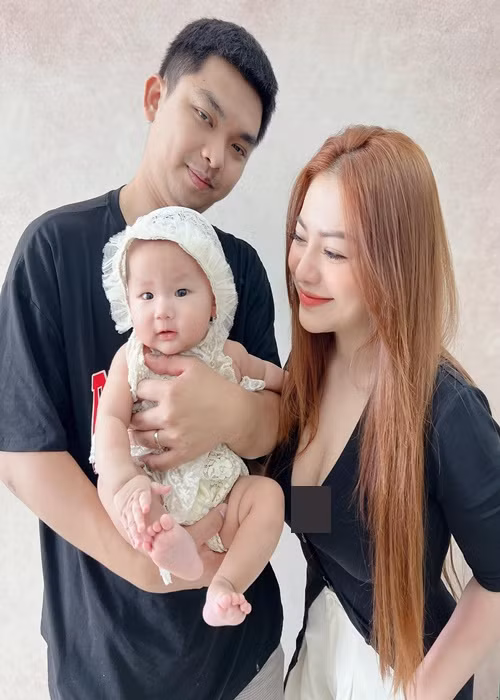 Từ khi có con, Mia cảm thấy mạnh mẽ hơn vì đã làm được nhiều thứ mà trước đây cô không dám nghĩ tới.