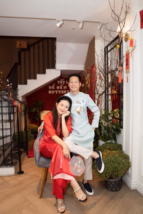 Phan Nhu Thao vat va kiem tien du lay chong dai gia tram ty