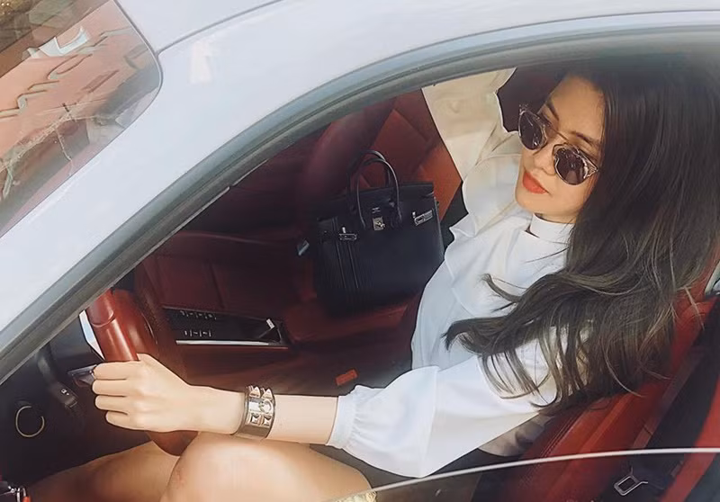 Năm 2019, bị nghi tái hợp với Vĩnh Thụy, Thu Hằng phủ nhận. Nữ người mẫu cho biết, cô độc thân. Ảnh: Vietnamnet.