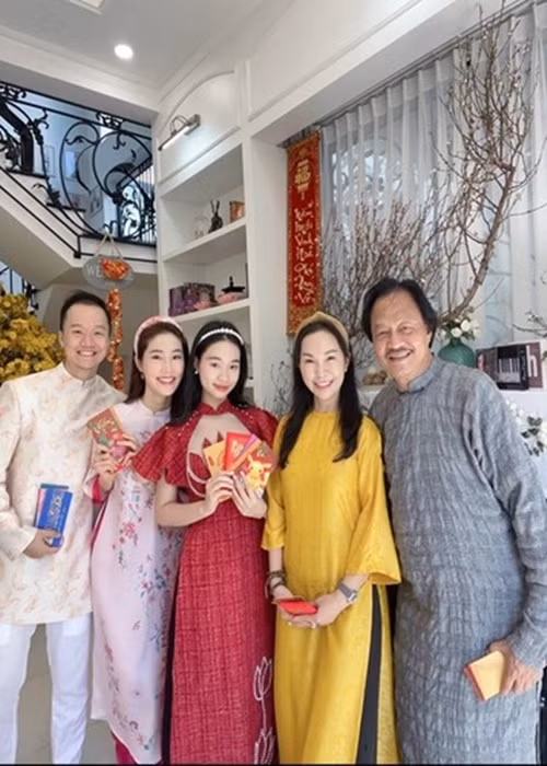 Diễm My được gia đình Vinh Nguyễn yêu thương.