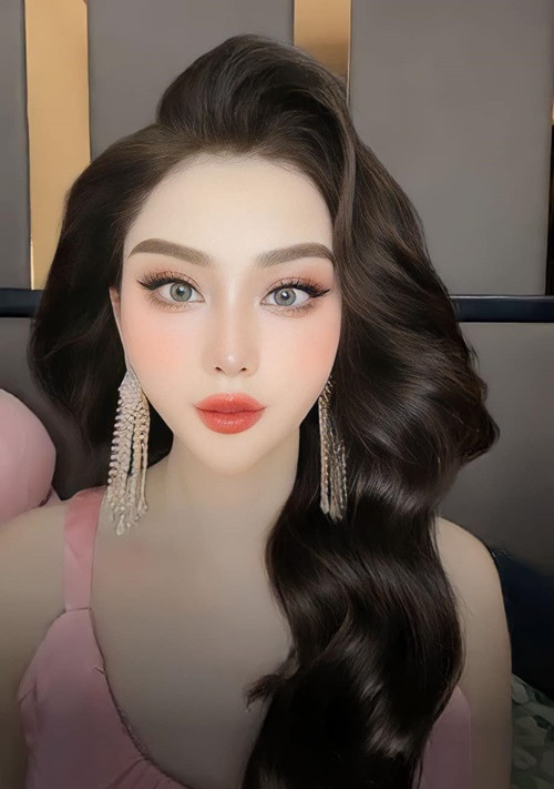 Diện mạo của Lâm Khánh Chi trông khác lạ, khó nhận ra. Ảnh: FBNV.