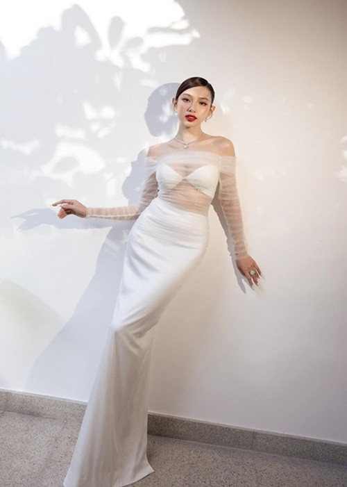 Thùy Tiên còn yêu cầu tòa buộc bà Thùy Trang gỡ bỏ toàn bộ các bài viết có thông tin, hình ảnh, nội dung sai sự thật, gây tổn hại đến quyền và lợi ích hợp pháp của Thùy Tiên, đính chính thông tin và xin lỗi Thùy Tiên. Bên cạnh đó, Thùy Tiên yêu cầu tòa buộc bà Thùy Trang bồi thường thiệt hại về vật chất và tinh thần cho Thùy Tiên 387,6 triệu đồng. Ảnh: FBNV.