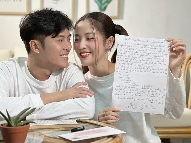 "... Một cái kết sẽ đến khi ta luôn truyền năng lượng tính cực cho nhau. Chính vì thế, GinPu cũng mong muốn mang đến tất cả mọi người những năng lượng thật tích cực trong cuộc sống này. GinPu rất biết ơn vì các bạn đã hiểu, đã bảo vệ và luôn dành niềm tin bất diệt cho GinPu để cùng đồng hành trên chiếc thuyền này cho đến lúc cập bến. Một chiếc thuyền luôn yêu thương, luôn đồng hành, luôn thấu hiểu và luôn bảo vệ GinPu vô điều kiện...", Gin Tuấn Kiệt và Puka viết. Ảnh: FBNV.