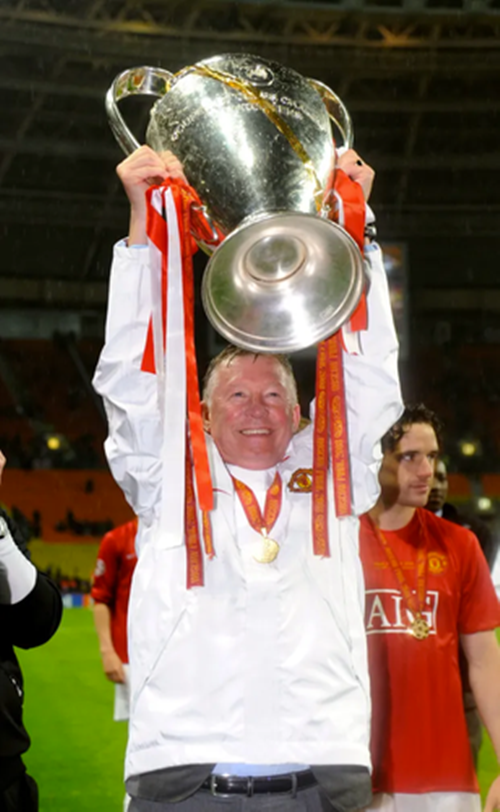 Cũng trong khoảng thời gian ‘làm thêm’ 11 năm này, ông Ferguson còn giúp Man Utd thêm 2 lần vô địch Champions League.