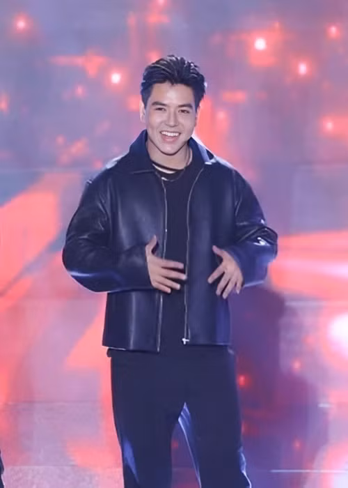 Đỗ Hiếu từng tự ti ngoại hình, không dám chia sẻ hình ảnh trên Facebook. Ảnh: Vietnamnet.