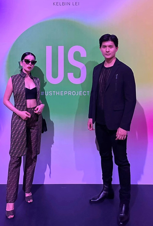 Trong cuộc phỏng vấn với Thương Hiệu và Pháp Luật, Lệ Quyên cho biết, cả hai ủng hộ lẫn nhau, nhưng có giao ước, việc riêng là việc riêng, việc chung là việc chung, không được quan tâm thái quá trong Chị đẹp đạp gió rẽ sóng vì đây là chương trình chuyên nghiệp. Ảnh: FBNV.