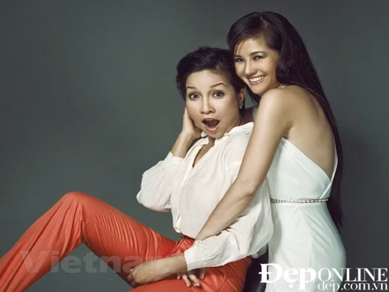 "Nếu mọi người nói chúng tôi rất thân để chia sẻ mọi thứ thì không phải, nhưng chúng tôi đã làm bạn trong nghề hơn 10 năm. Thêm nữa, tôi nể trọng chị Bống là người rất lịch thiệp, thông minh", Thương Hiệu Và Pháp Luật dẫn lời Mỹ Linh. Ảnh: Đẹp.