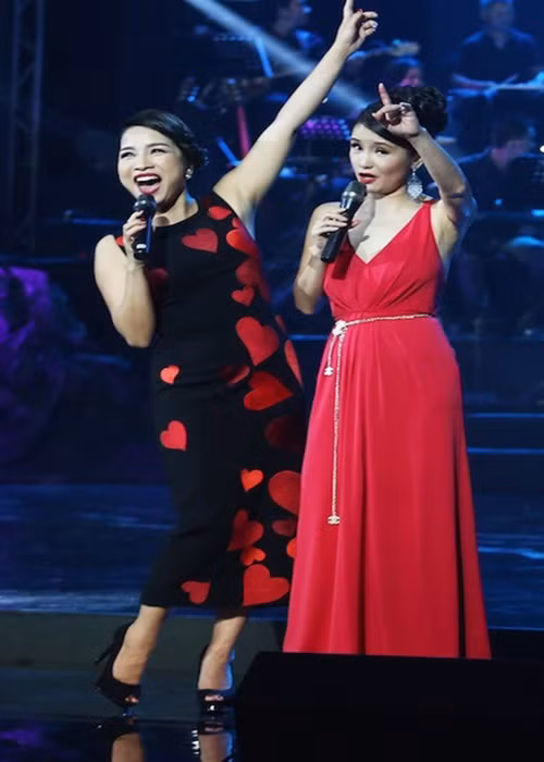 Cả hai đều là diva của làng nhạc Việt. Ảnh: Khám Phá.