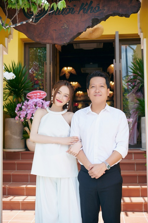 Trường Giang - Nhã Phương hạnh phúc viên mãn sau 5 năm cưới.