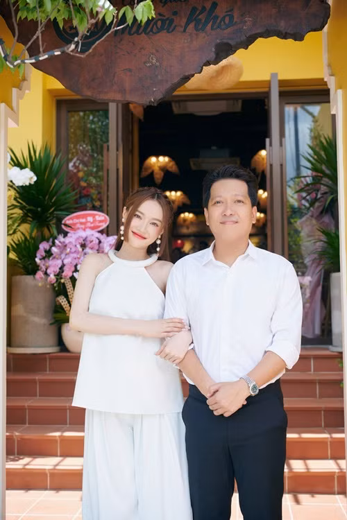 Trường Giang - Nhã Phương hạnh phúc viên mãn sau 5 năm cưới.