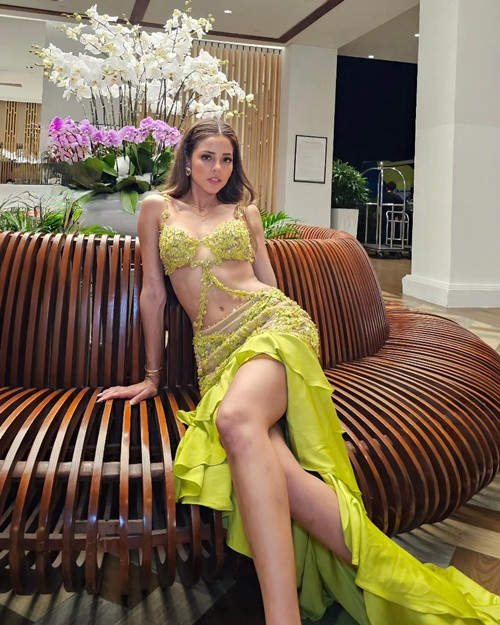 Mỹ nhân Peru chuộng mặc trang phục cắt xẻ táo bạo khoe hình thể quyến rũ. Ảnh: FBNV.