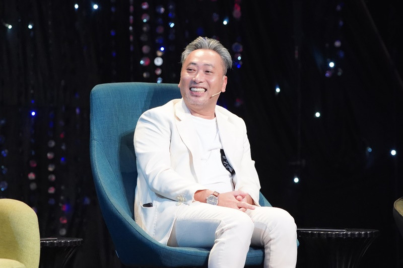 Đạo diễn Quang Dũng bị gán biệt danh "ông hoàng remake", "đạo diễn remake". Anh cho biết, bản thân sợ các biệt danh “to tát” như vậy. Ảnh: FBNV.