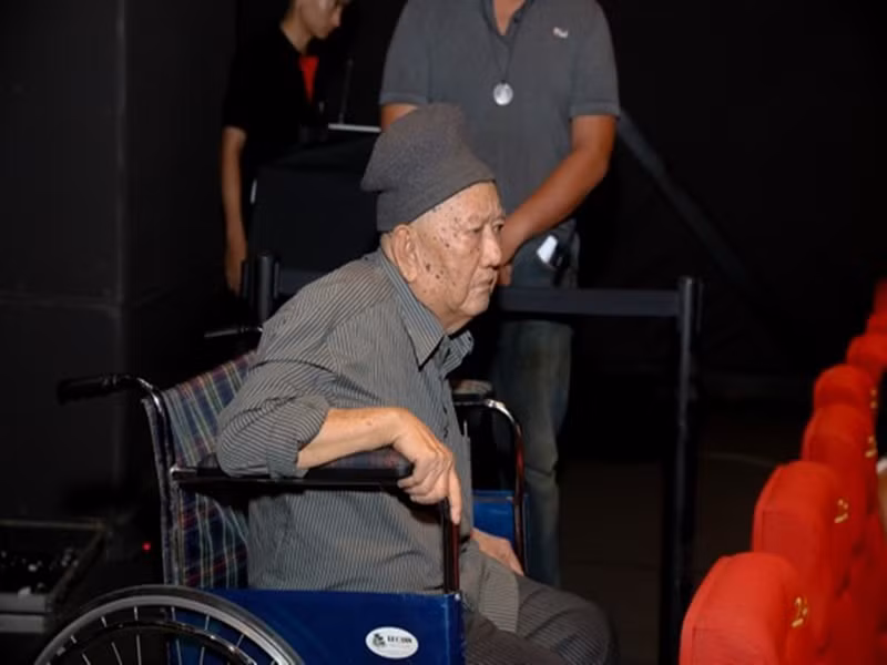 Nghệ sĩ Mạc Can đóng vai bác Ba Phi trong Đất phương Nam. Ở tuổi gần 80, ông vẫn viết sách, sáng tác truyện. Ảnh: Sài Gòn Giải Phóng Online.