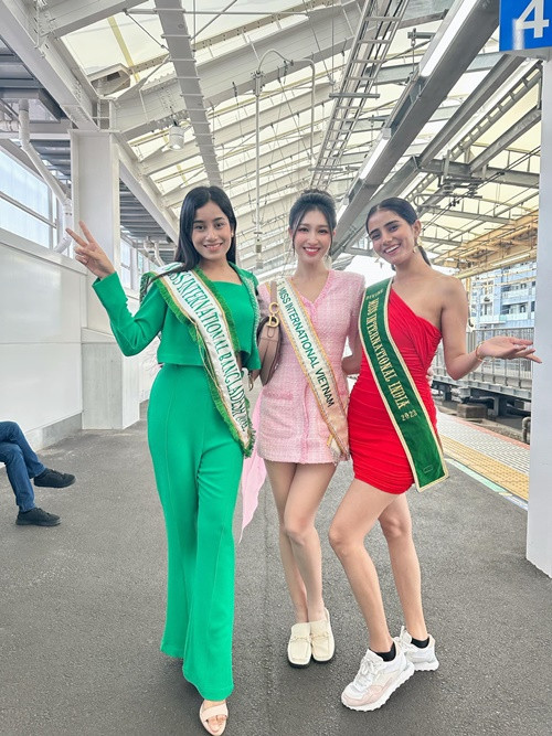 Phương Nhi tỏ ra thân thiện ngay từ lúc nhập cuộc. Ảnh: FBNV.