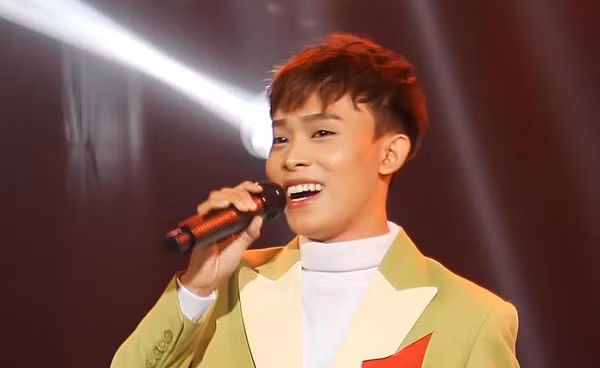 Thuc hu dem dien Ho Van Cuong e ve, chi co 2 khan gia?-Hinh-2