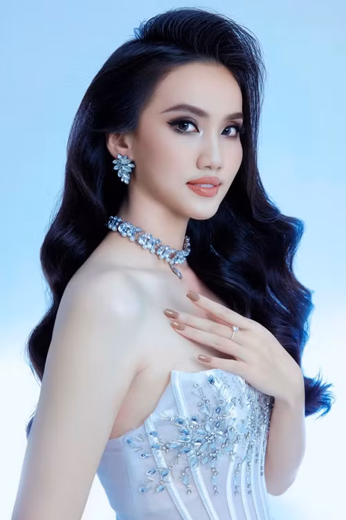 Lê Thị Kim Hậu sinh năm 2003, cao 1m70, có số đo ba vòng 82-61-88 cm. Trước Hoa hậu Trái đất Việt Nam 2023, Kim Hậu giành giải Người đẹp du lịch và vào top 20 Hoa hậu Thế giới Việt Nam 2023. Ảnh: FBNV.