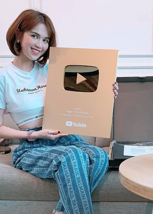 Ngọc Trinh nổi danh nhờ làm mẫu nội y. Ngoài dự sự kiện, chụp hình quảng cáo, cô còn kiếm tiền nhờ đóng phim, làm Youtube, làm CEO. Ảnh: FBNV.